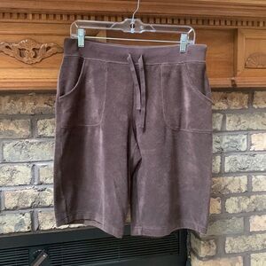 Womens terry size medium Covington brown long Bermudas shorts 🩳